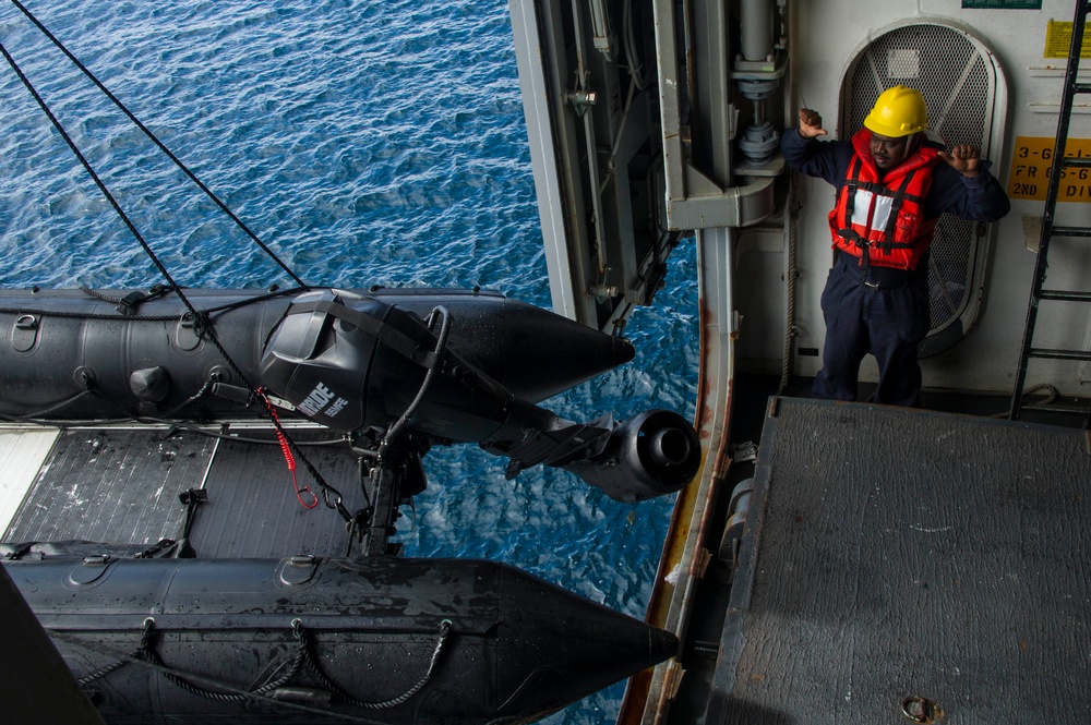 DVIDS Images USS America conducts small boat operations [Image 3 of 4]