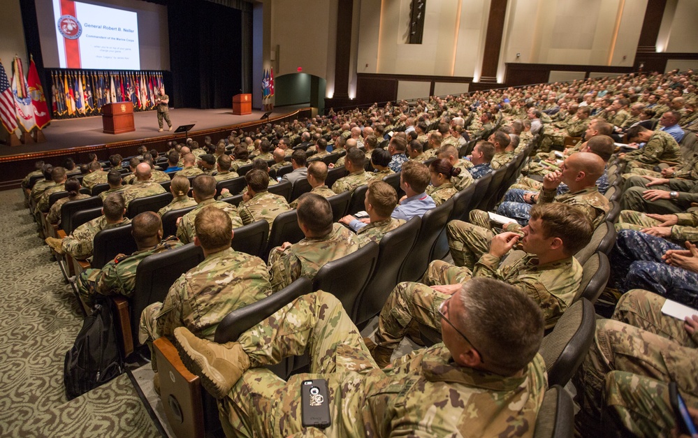 CMC Speaks to Service Members at Ft. Leavenworth