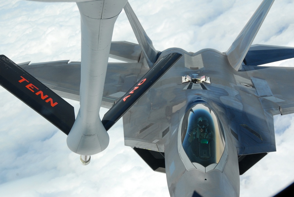 F-22 Raptor mid-air refueling