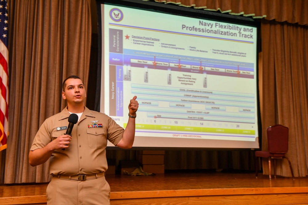 Navy COOL Presents At Naval Base Kitsap