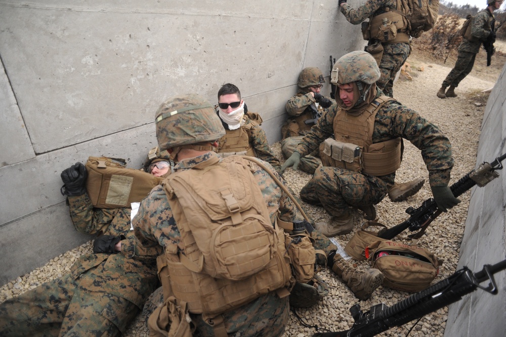 US MARINES NAVIGATE FORT MCCOY TRENCHES