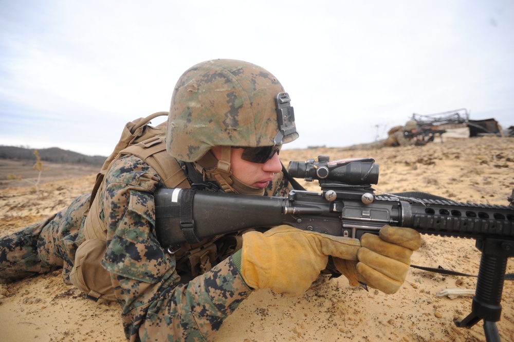 US MARINES NAVIGATE FORT MCCOY TRENCHES