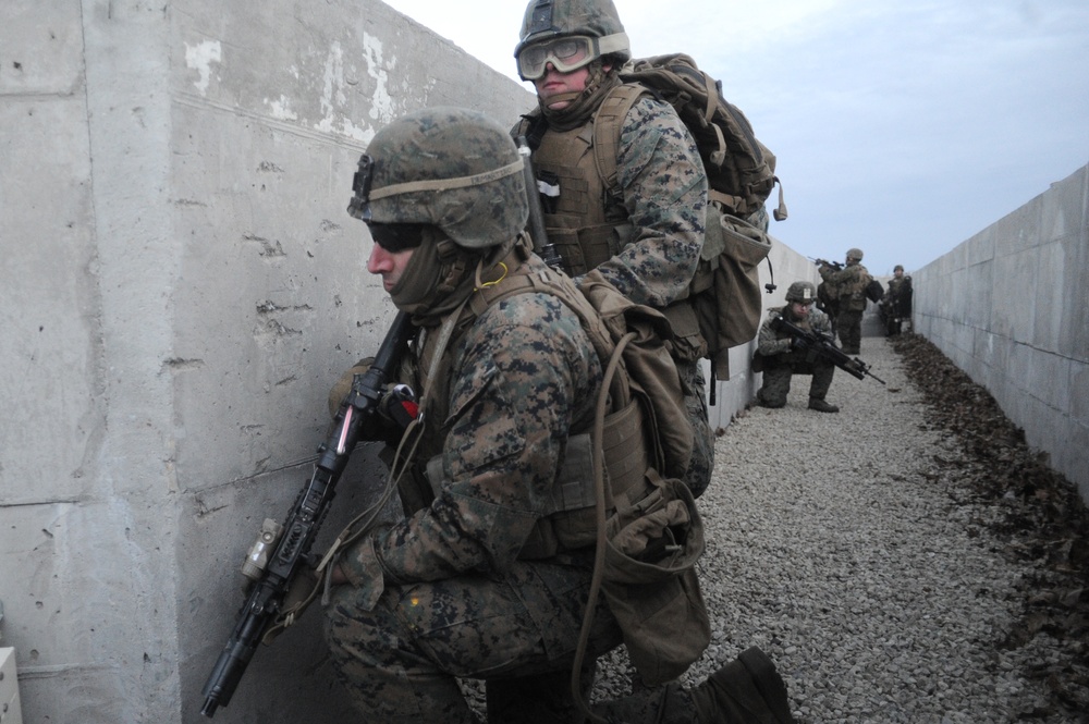 US MARINES NAVIGATE FORT MCCOY TRENCHES