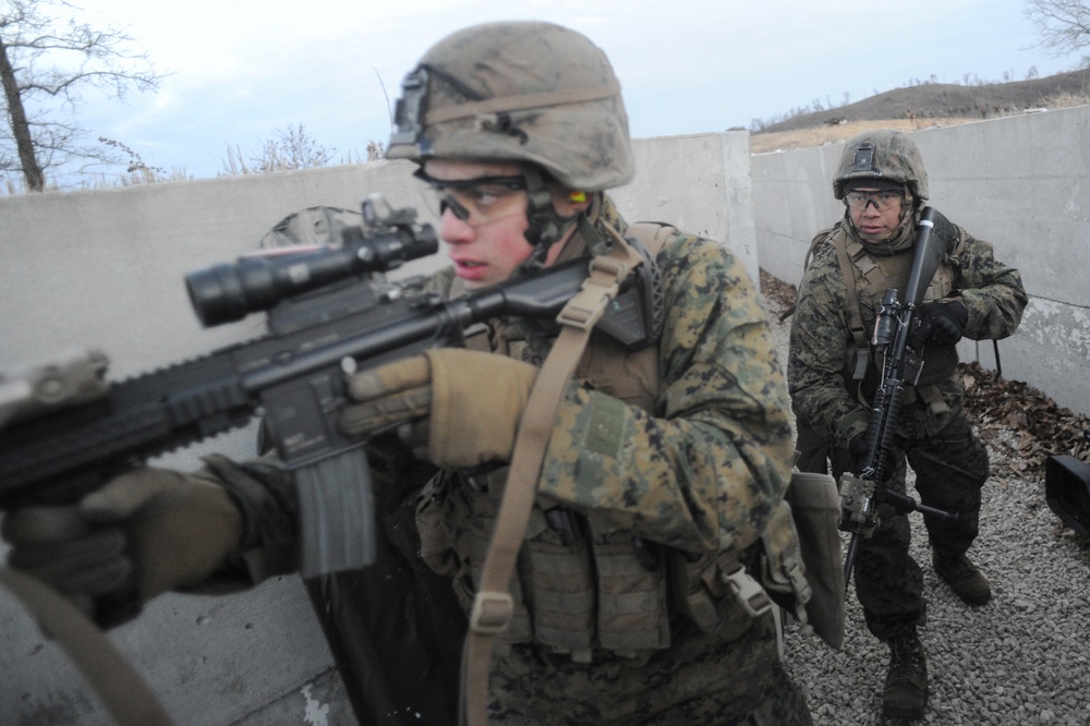 US MARINES NAVIGATE FORT MCCOY TRENCHES