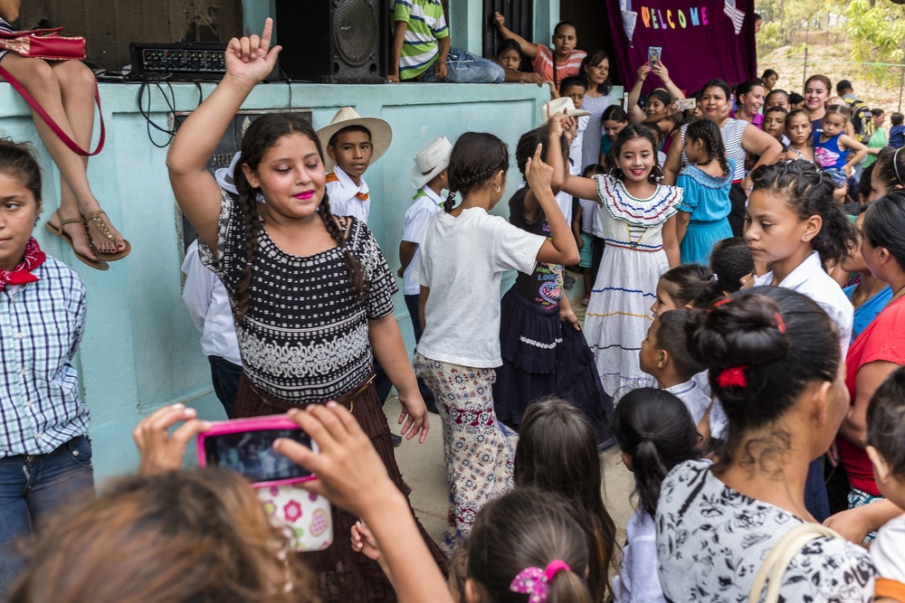 JTF-Bravo hikes over 5000 pounds of food and supplies to San Jerónimo, Comayagua, Honduras.