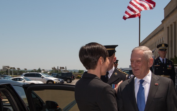 SD meets with Norway's Minister of Defense