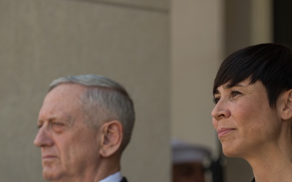 SD meets with Norway's Minister of Defense