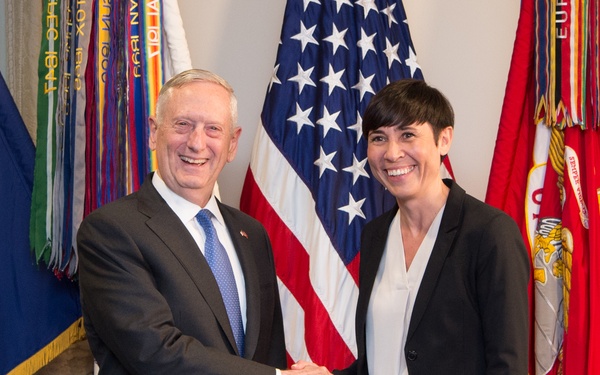 SD meets with Norway's Minister of Defense