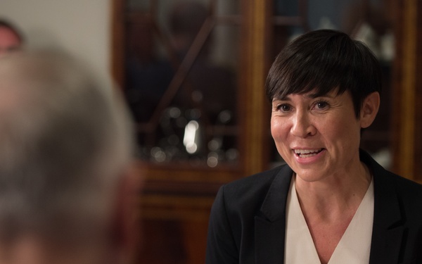 SD meets with Norway's Minister of Defense