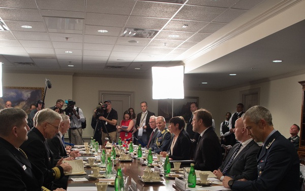 SD meets with Norway's Minister of Defense