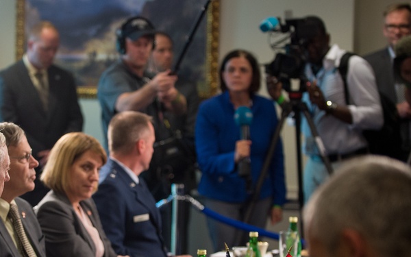 SD meets with Norway's Minister of Defense