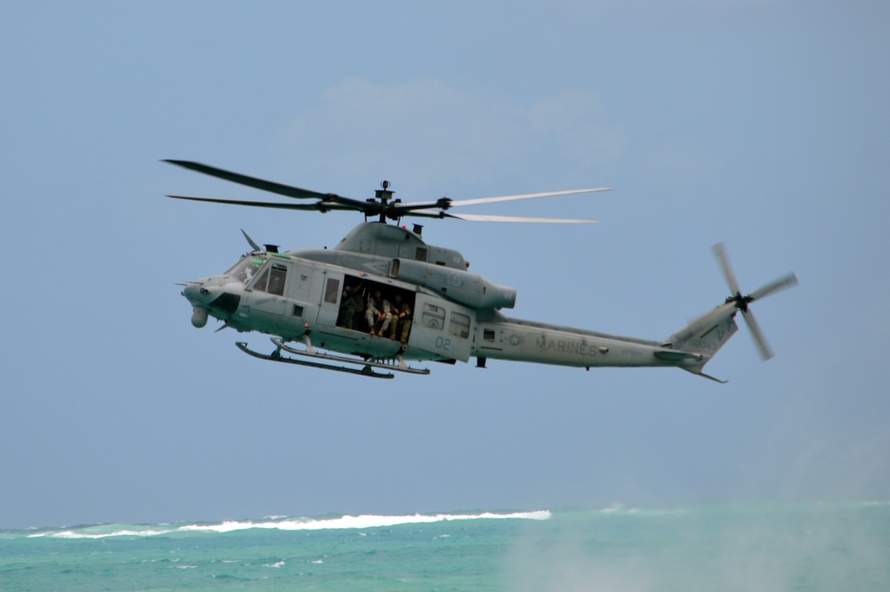 Soldiers, Marines conduct helocast operations off Hawaiian coast