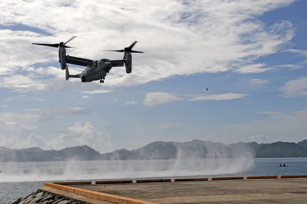 Philippine, US troops train together to provide relief from the sea to remote areas