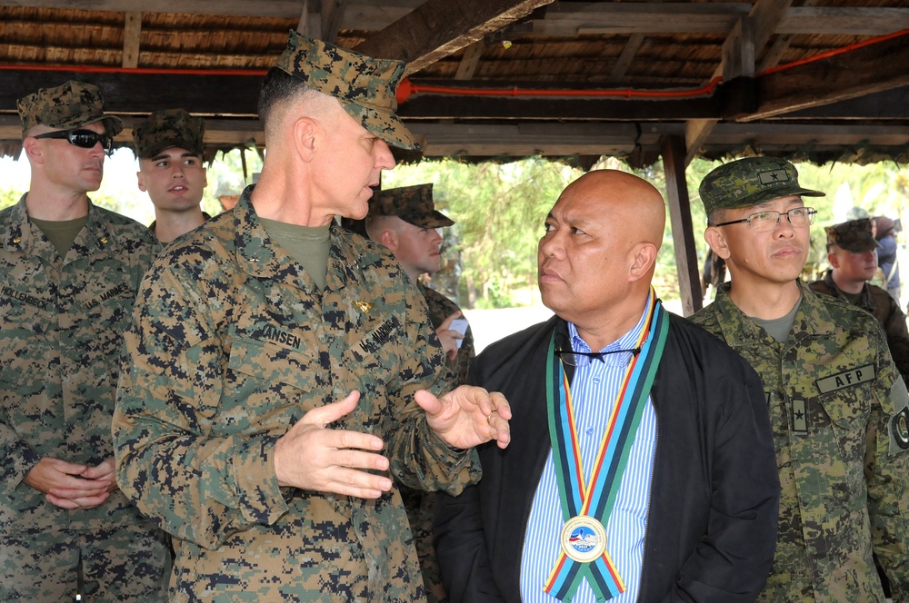 Philippine, US troops train together to provide relief from the sea to remote areas