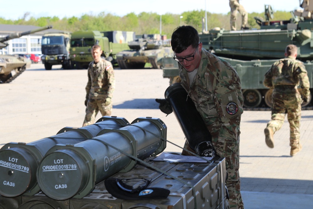 Bond of brotherhood emerges at international tank contest