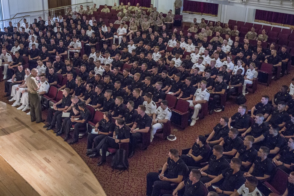 CMC Speaks to Midshipman at USNA