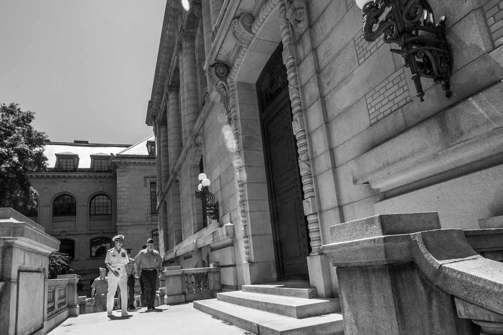 CMC Speaks to Midshipman at USNA