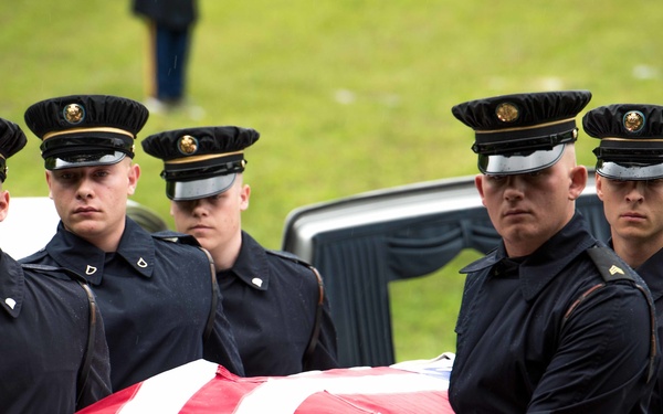 Old Guard Soldiers lay Revolutionary War veteran to final resting place