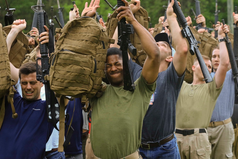 College students experience Marine Corps training