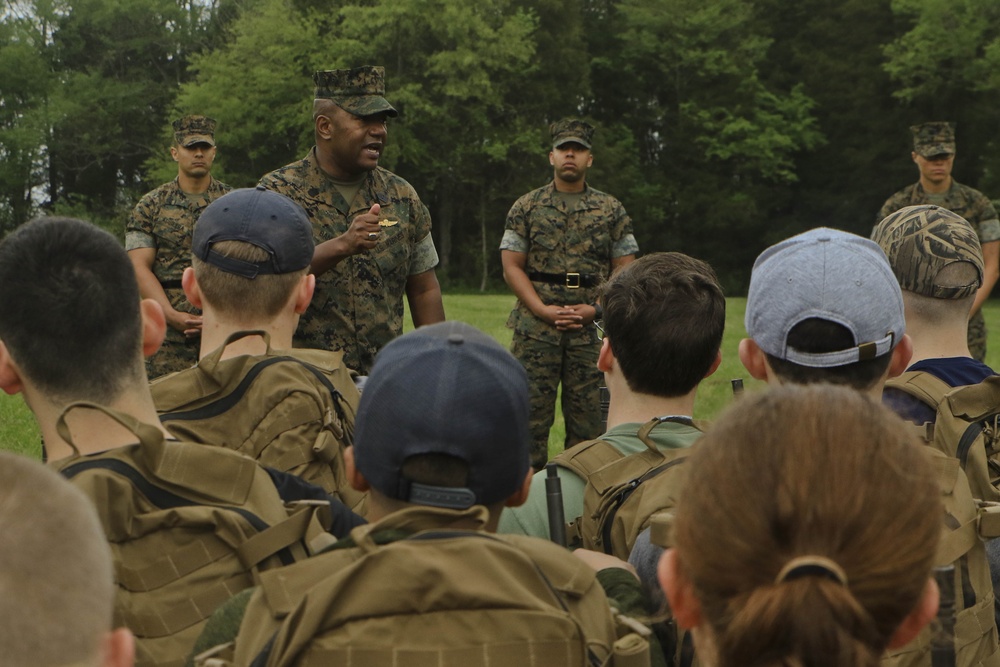 College students experience Marine Corps training