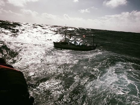 Coast Guard boat crew rescues two Cuban Fisherman