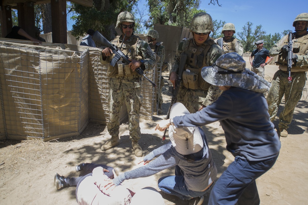 NMCB 4 FTX Civilians at the ECP