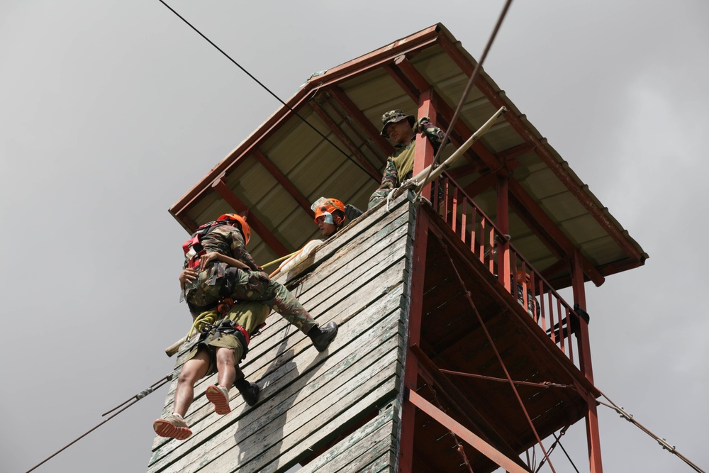 U.S.-Philippine Army simulates multi-story building rescue mission