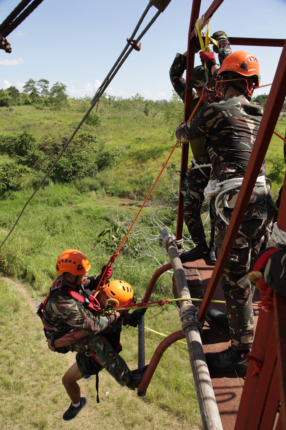 U.S.-Philippine Army simulates multi-story building rescue mission