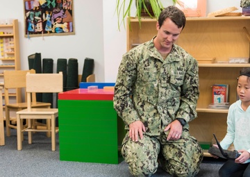 EODMU 12 Sailors Visit Norfolk McDonald Montessori School