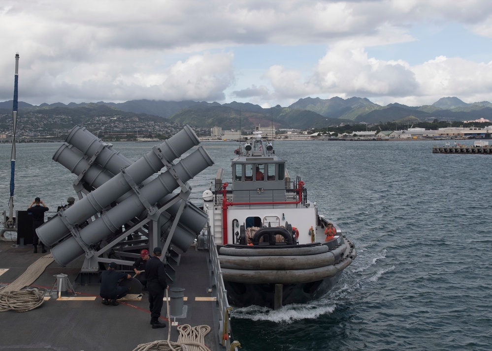 USS Lake Erie (CG 70) departs Hawaii