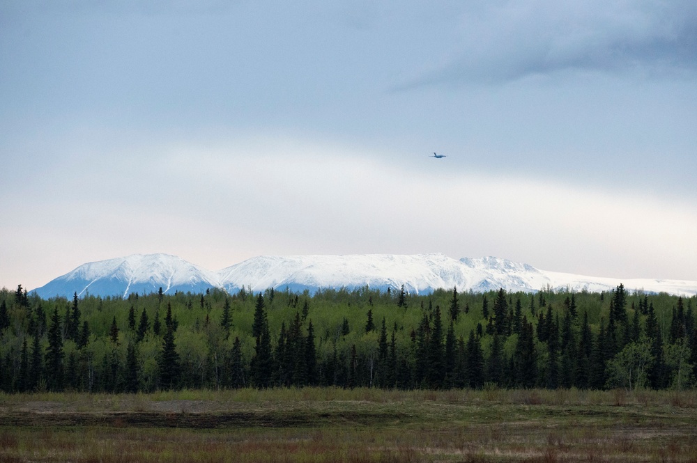 3rd Air Support Operations Squadron conducts airborne training in Alaska