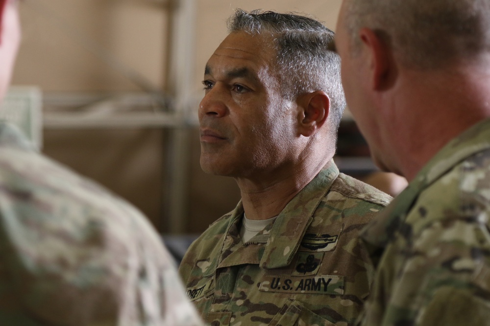 USARCENT Commanding General vists Camp Buehring