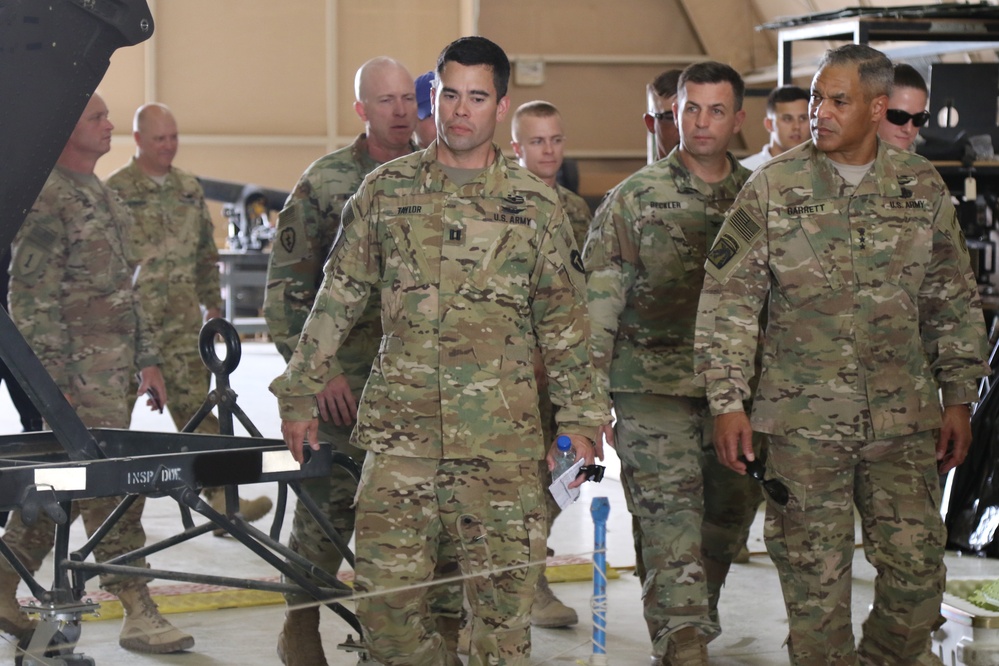 USARCENT Commanding General vists Camp Buehring