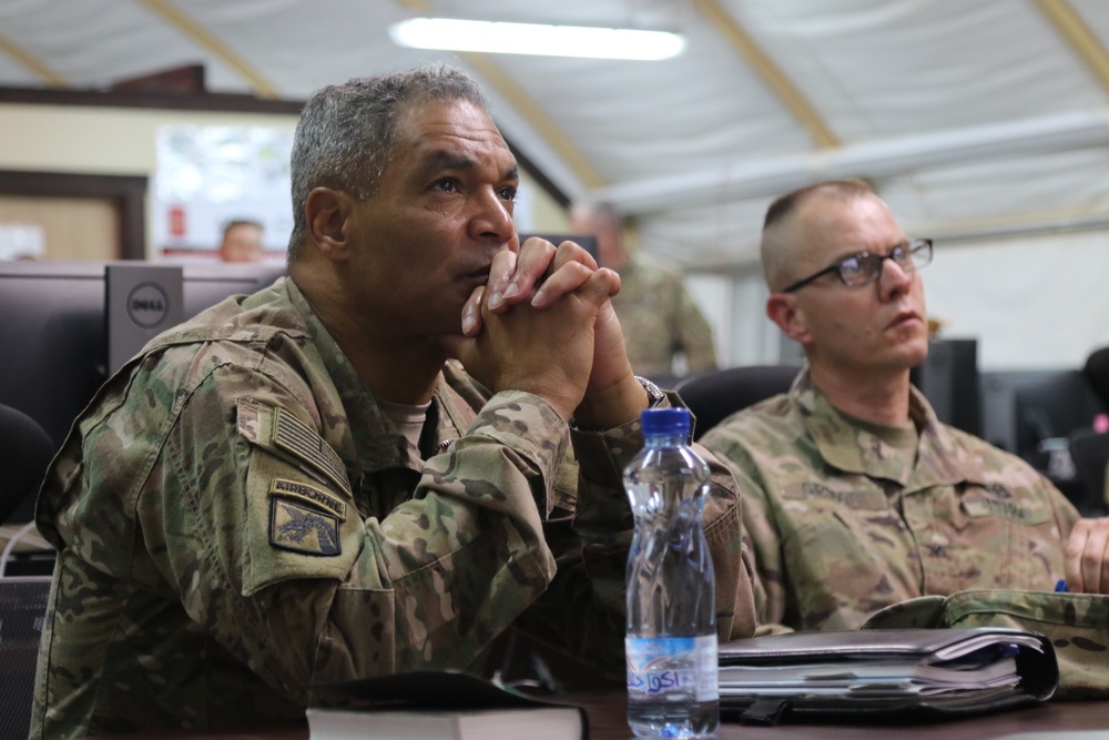 USARCENT Commanding General vists Camp Buehring