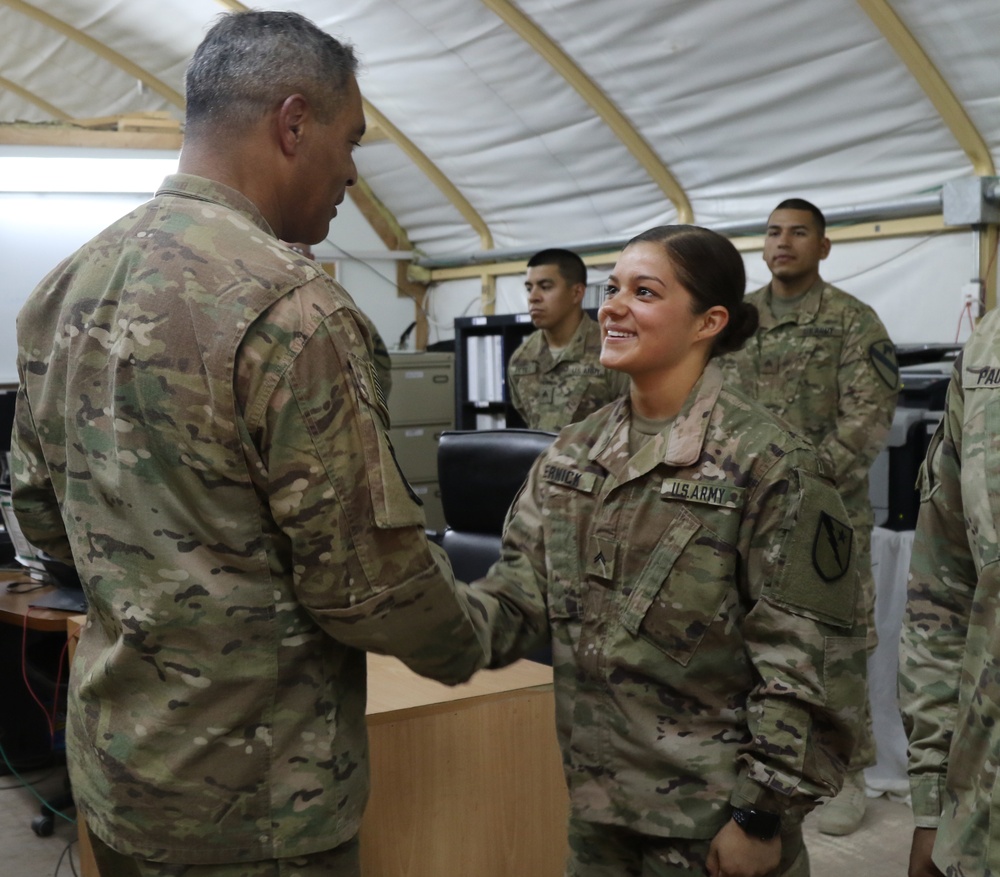 USARCENT Commanding General vists Camp Buehring