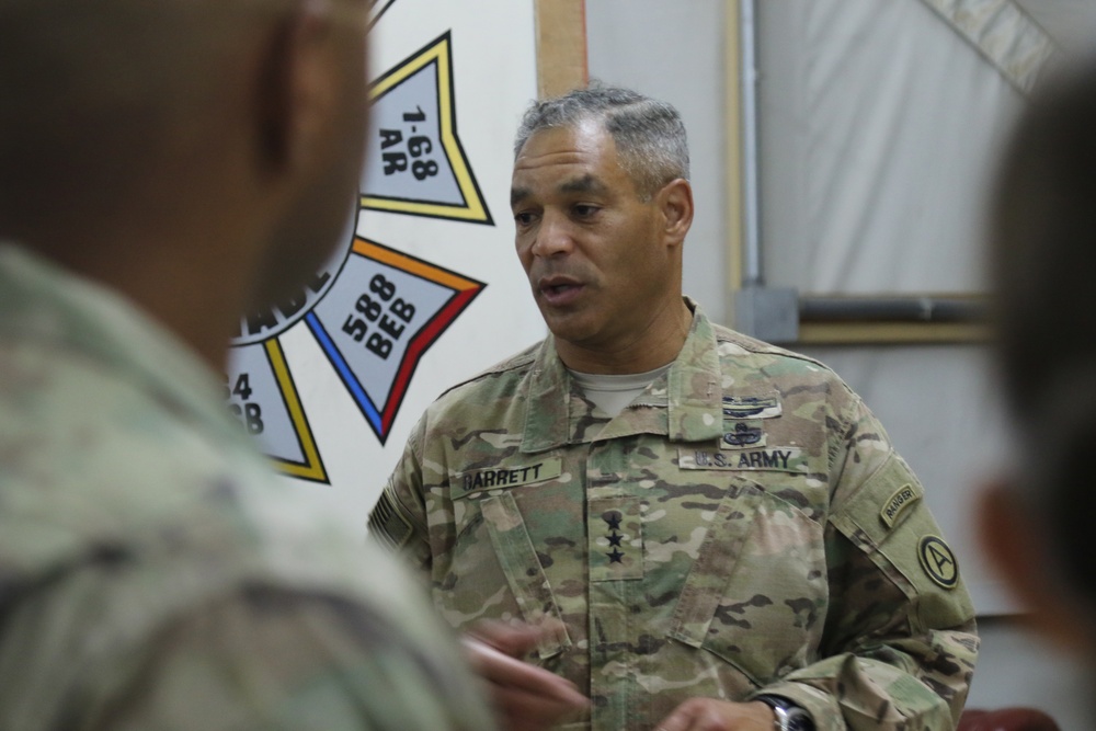 USARCENT Commanding General vists Camp Buehring
