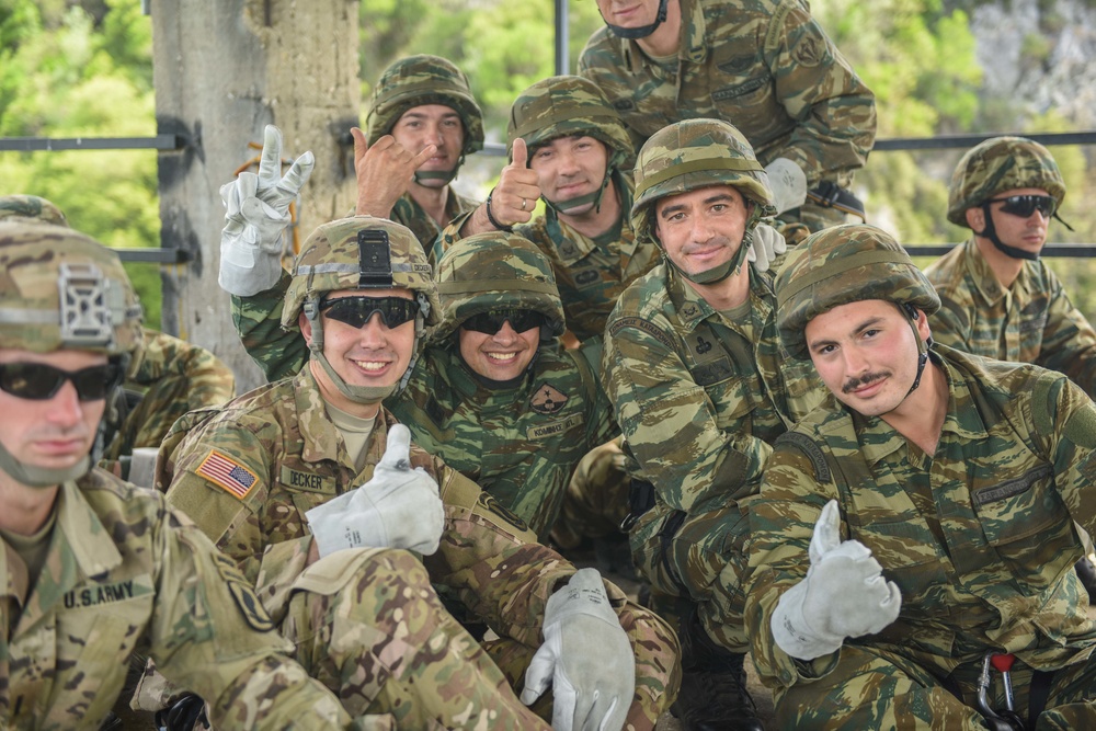 Fast rope and rappelling training between Greek and U.S. Paratroopers