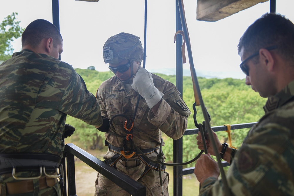 Fast rope and rappelling training between Greek and U.S. Paratroopers