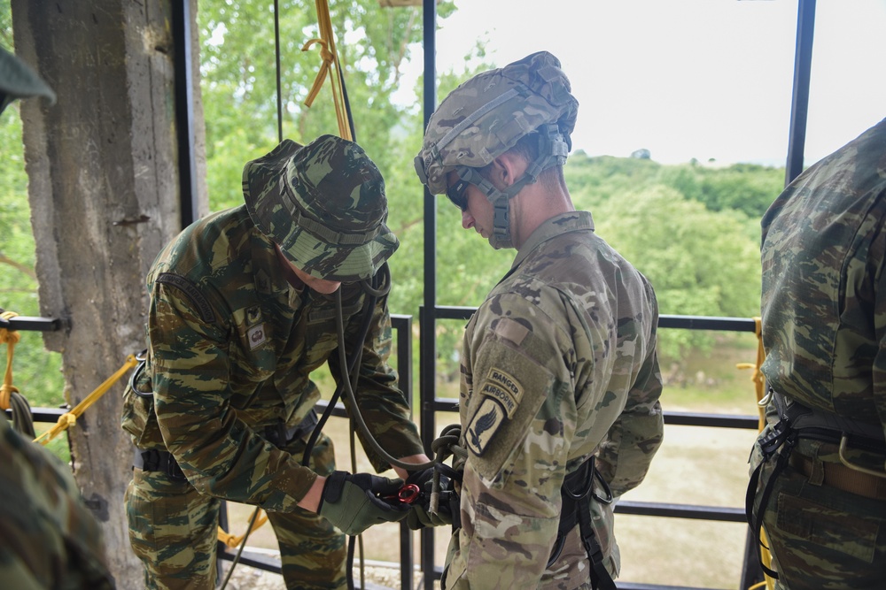 Fast rope and rappelling training between Greek and U.S. Paratroopers