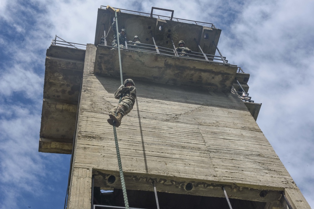 Fast rope and rappelling training between Greek and U.S. Paratroopers