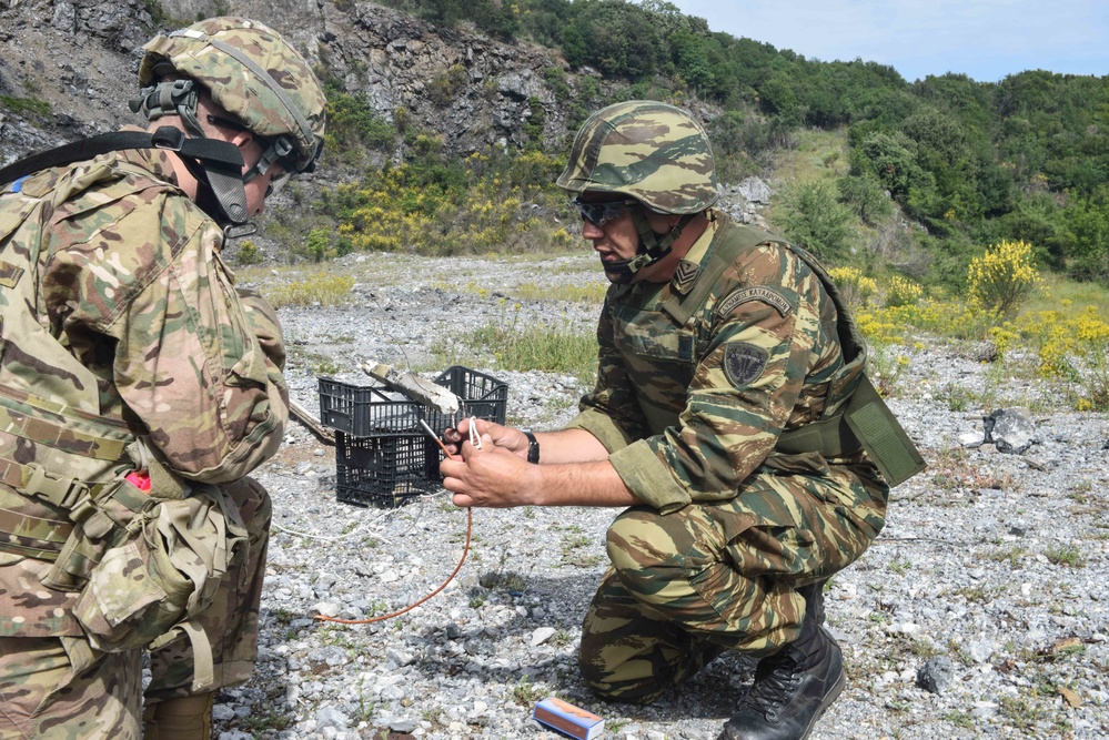 Demolitions training between Sky Soldiers and Greek Army