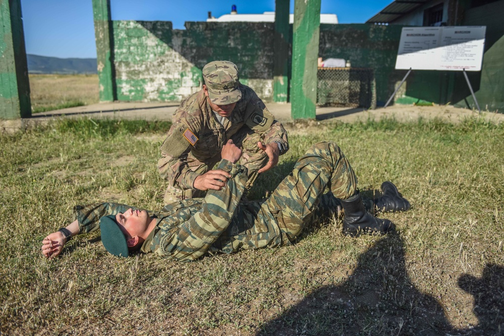 Medical Training between Sky Soldiers and Greek Army