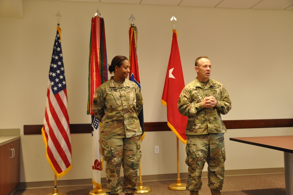 General recognizes senior officers upon departure