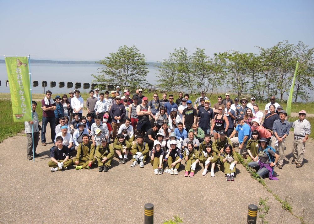 Misawa Sailors Participate in Hotokenuma Beach Cleanup