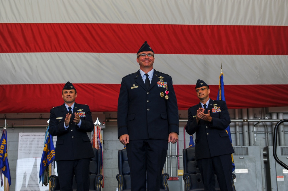 1st Special Operations Group Changes Command