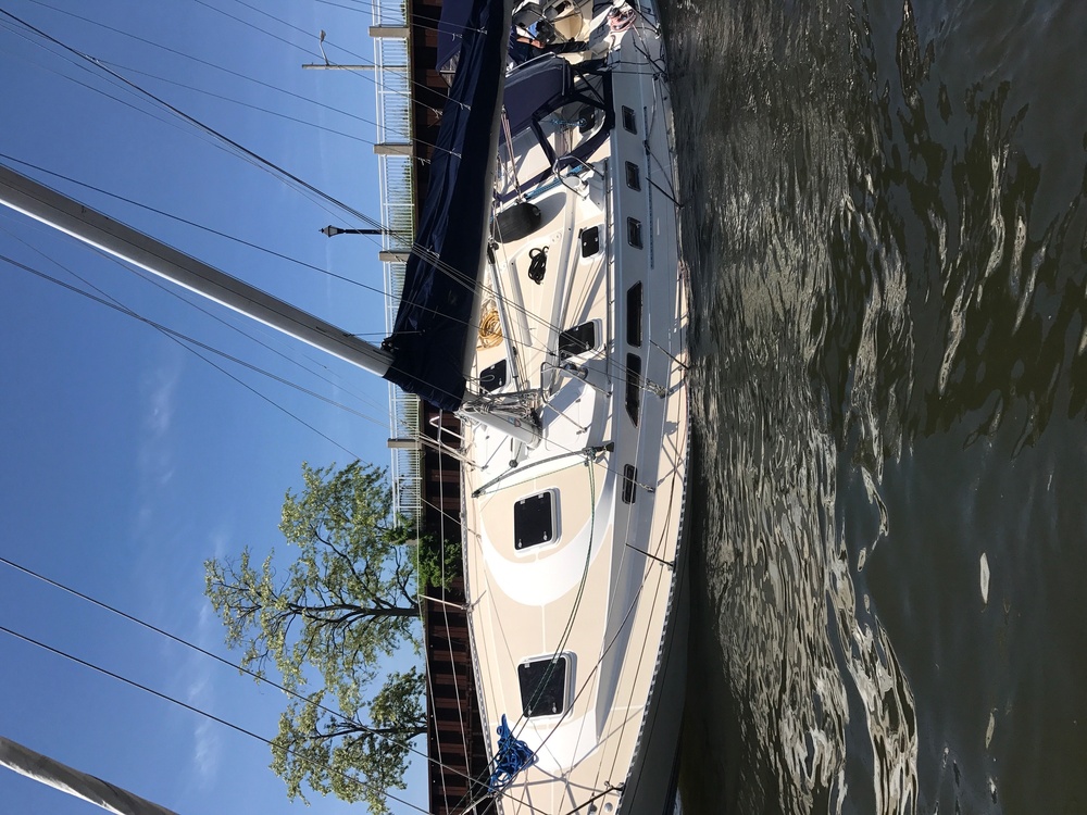 Coast Guard assists 2 mariners aboard grounded sailboat