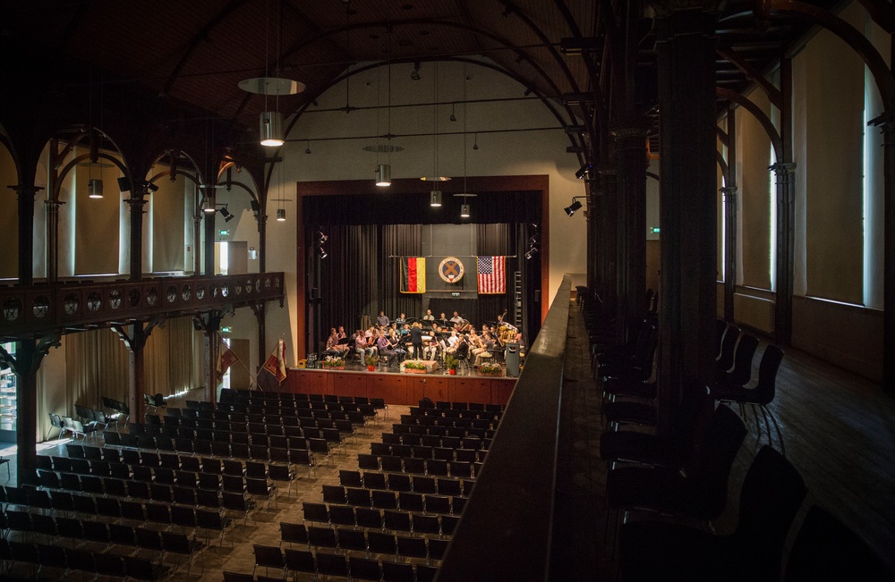 1st Marine Division Band Tours Germany For the First Time