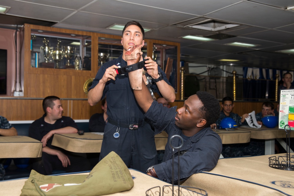 Wasp sailors conduct medical training