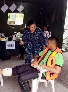 Navy Social Worker Shares Stress, Trauma Expertise in Malaysia during Pacific Partnership 2017