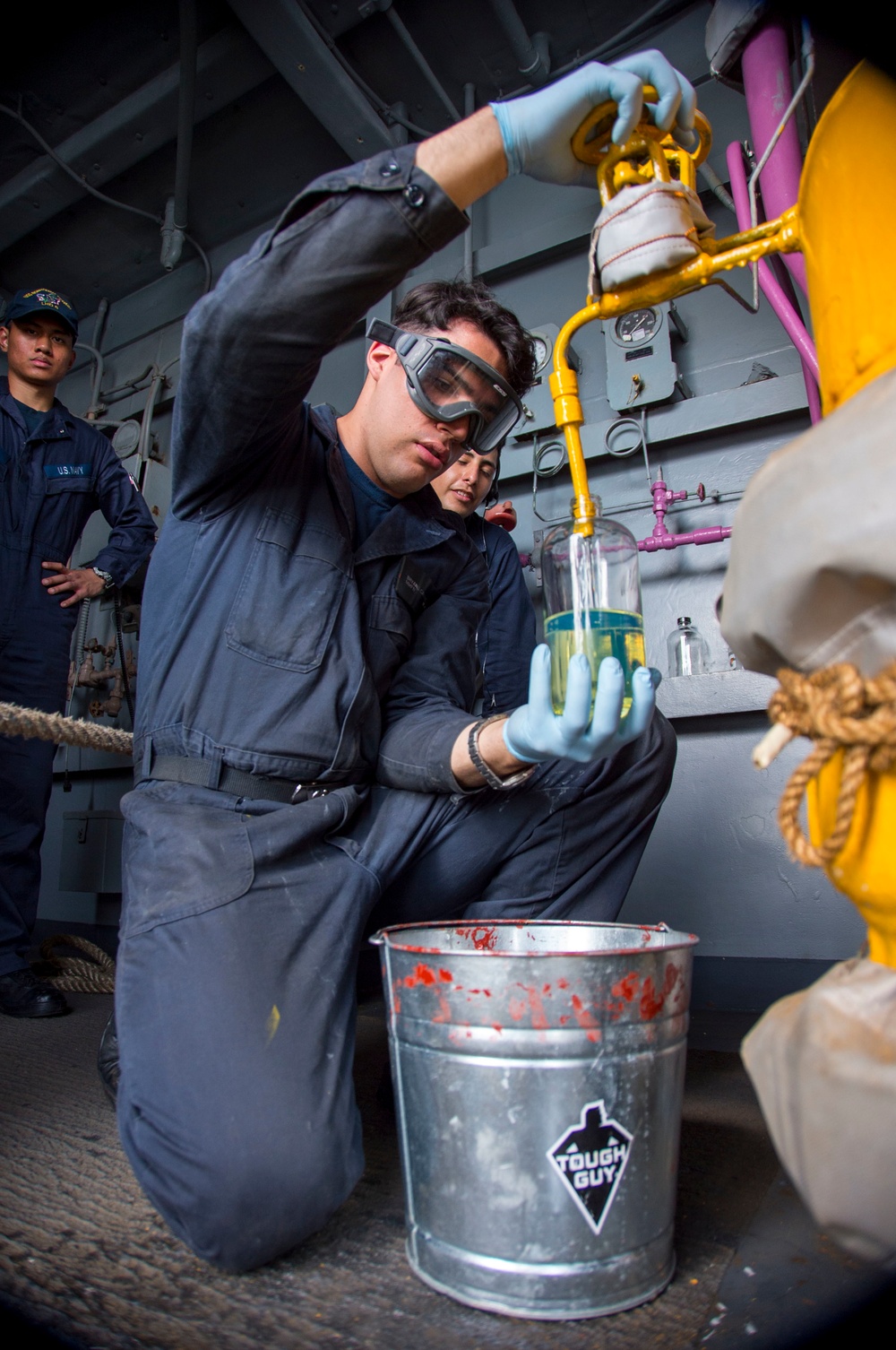 USS Bonhomme Richard (LHD 6) DFM Fueling Operations